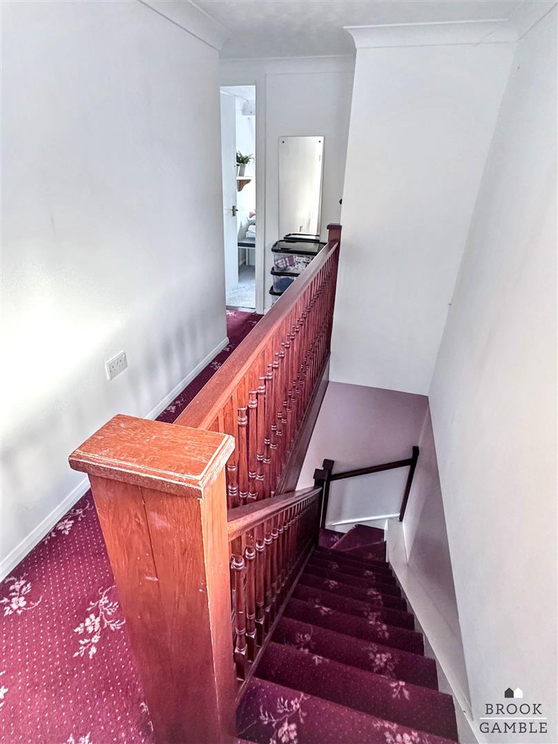 7 Bedroom House - Semi-Detached. Milton Road in Eastbourne, East Sussex 22